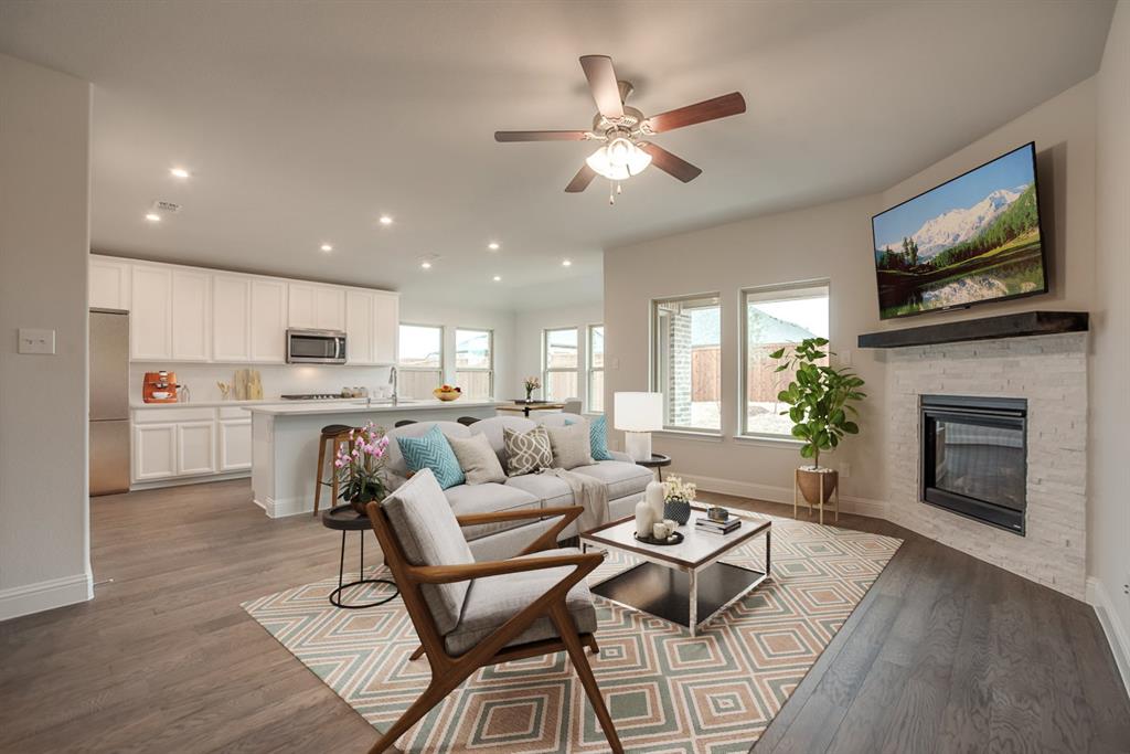 2425 Swinley Forest Street Property Photo 3