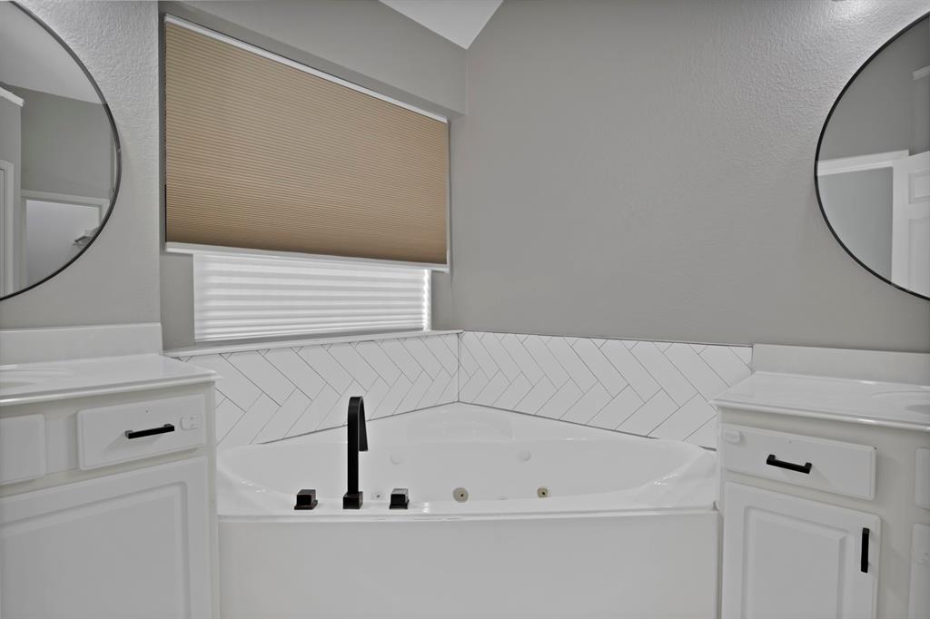 9409 Stonewood Drive Property Photo 24