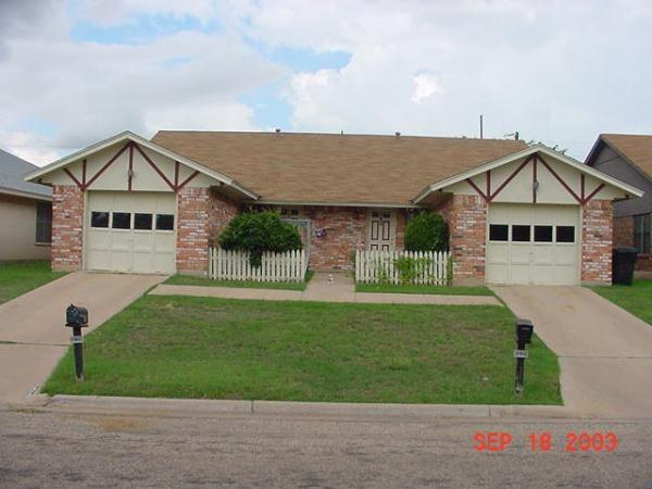 580 Scotland Court Property Photo
