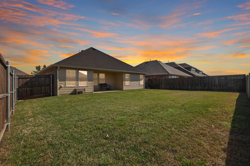 903 Saddle Club Way Property Photo 3