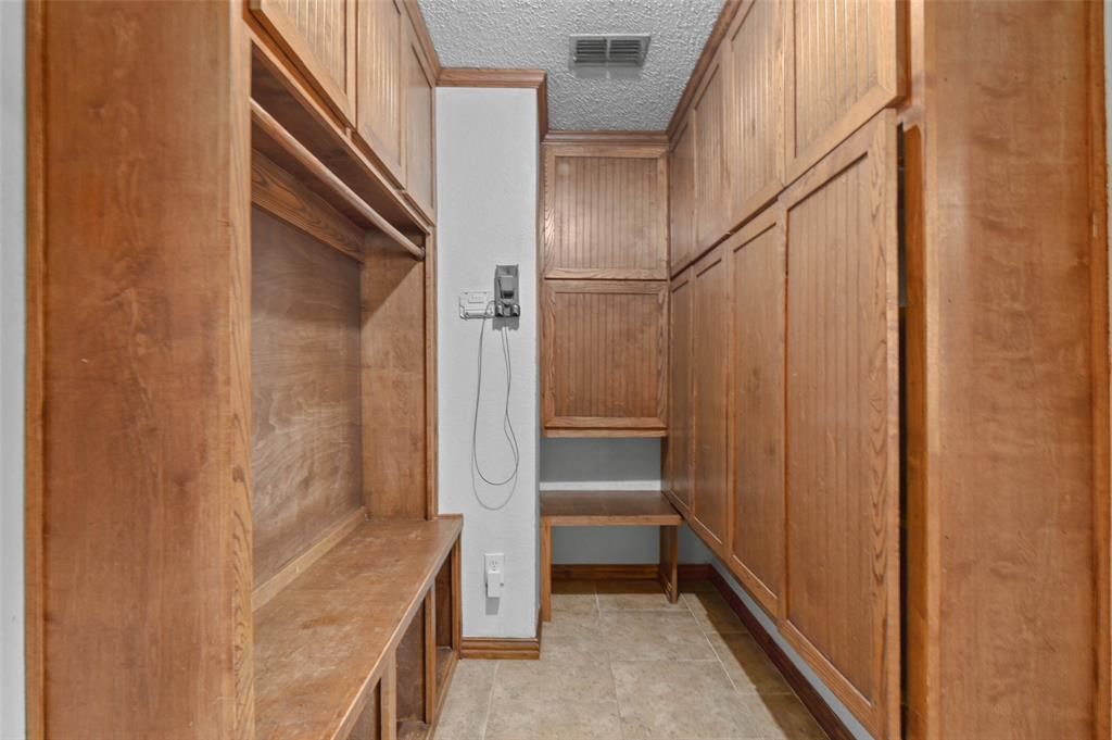 2700 Stone Creek Lane Property Photo 13