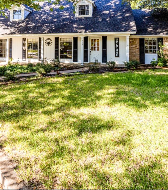 702 Adams Lane Property Photo