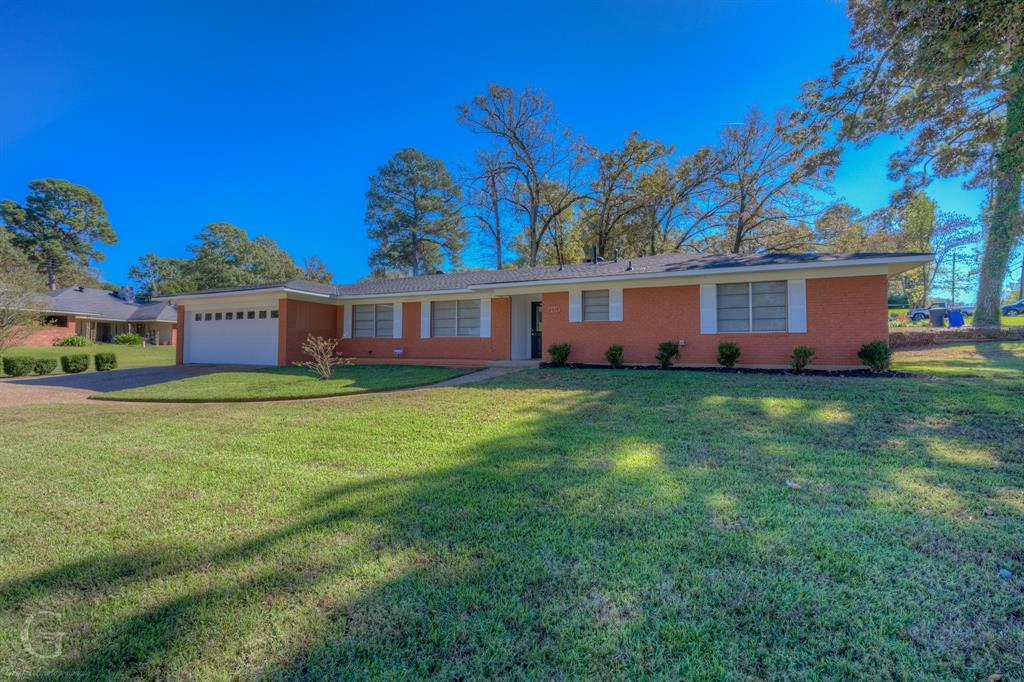 2519 Lakecrest Drive Property Photo