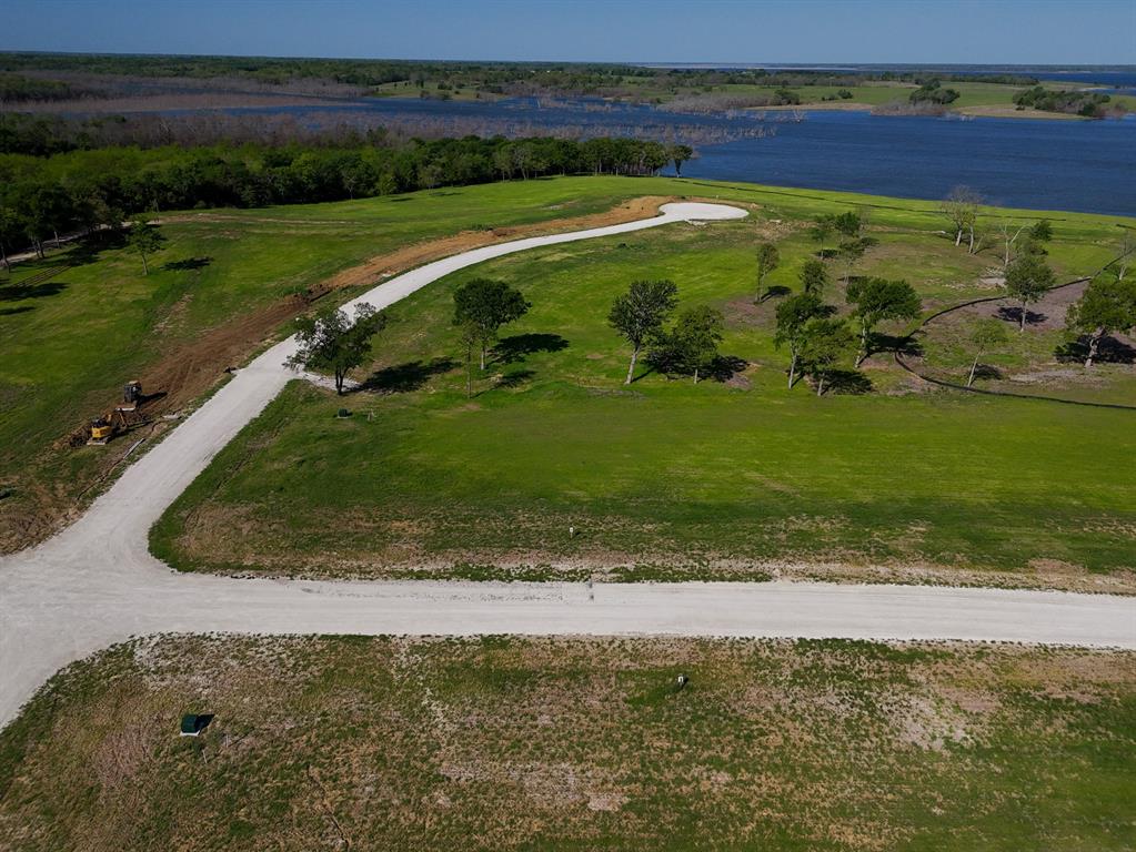 261 Clubhouse Drive Property Photo 4