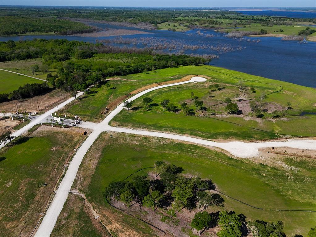 261 Clubhouse Drive Property Photo 8
