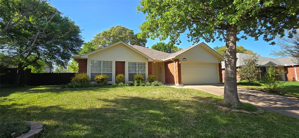 2704 Yellowstone Park Lane Property Photo