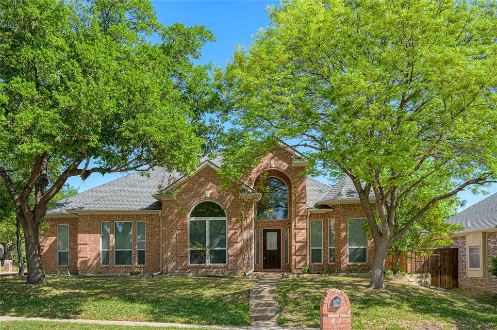 2449 London Drive Property Photo 1