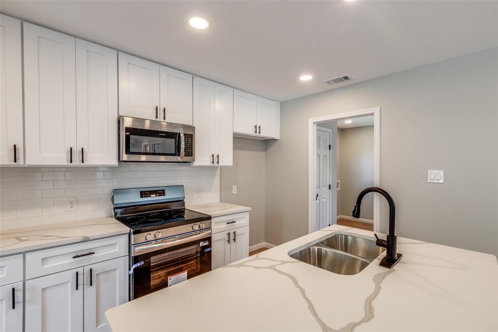 6601 Reeves Street Property Photo