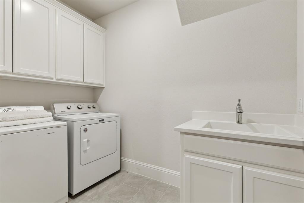 8778 Happy Hollow Drive Property Photo 21