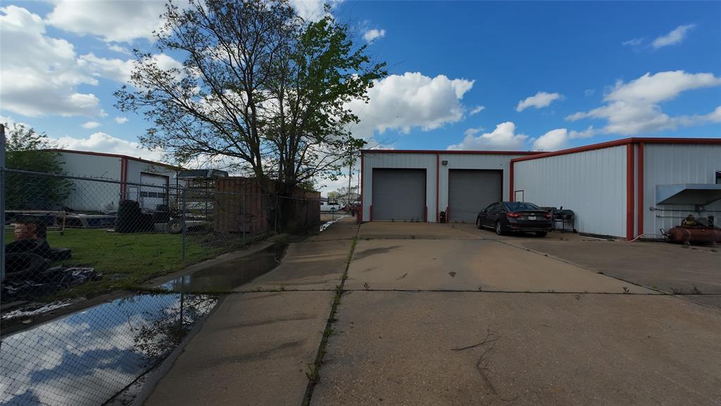2134 E Texas Street Property Photo 5