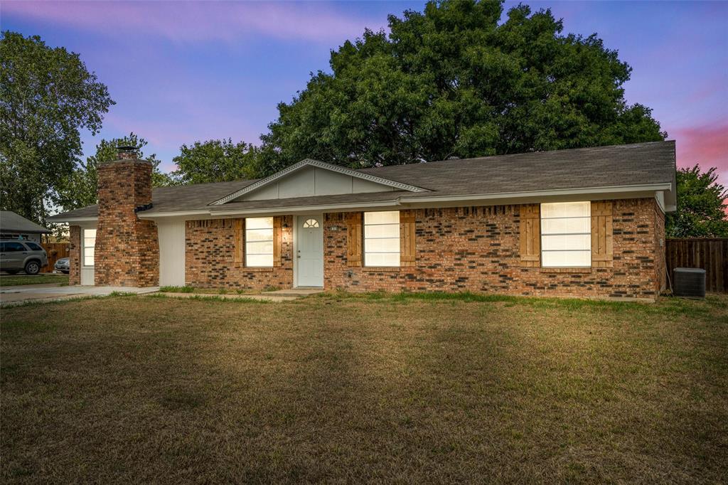 810 S Western Hills Drive Property Photo 1