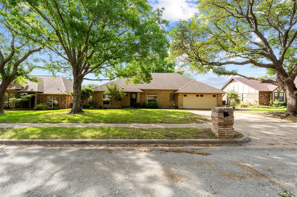 10161 Stoneleigh Drive Property Photo