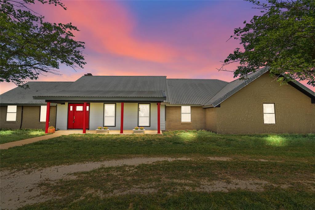 9518 County Road 913 Property Photo 1