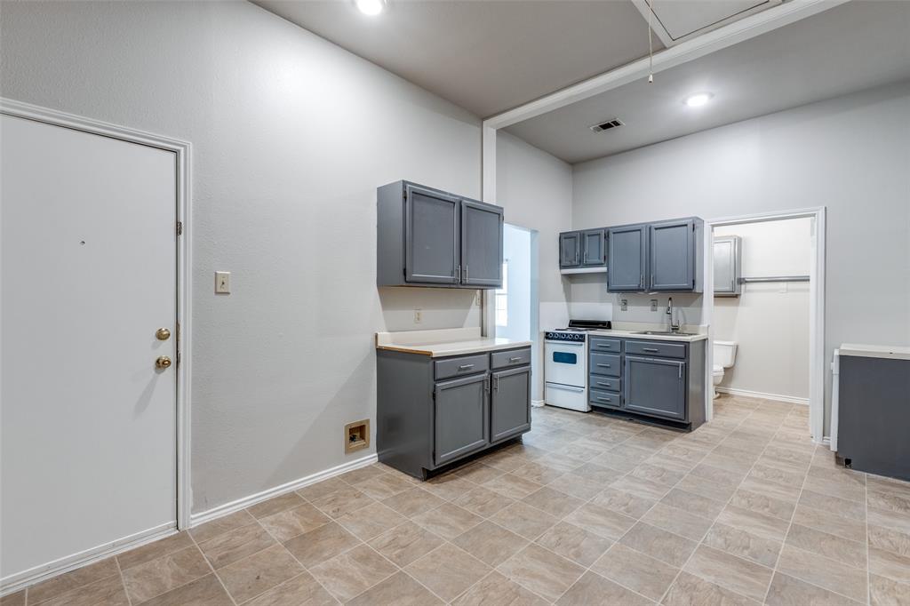 1303 N Church Street Property Photo 5