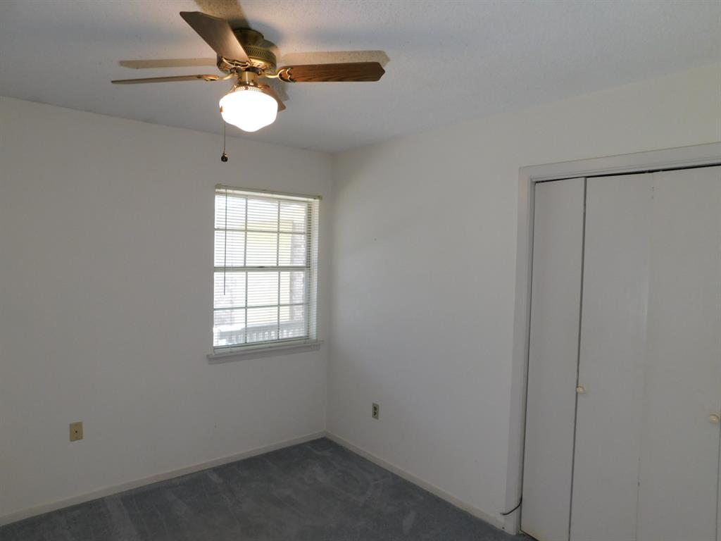 702 N Acres Lane Property Photo 24