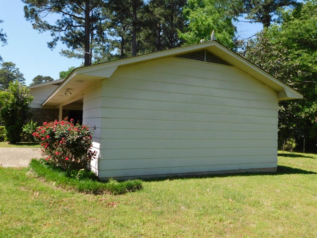 702 N Acres Lane Property Photo 35