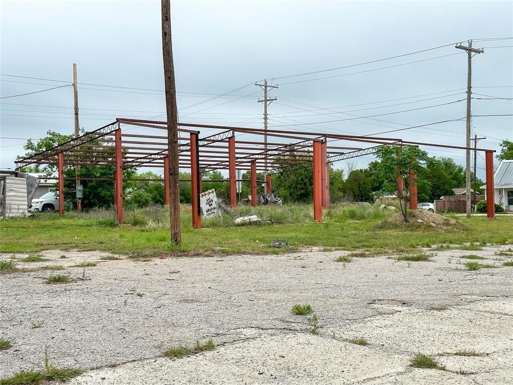 511 E 8th Street Property Photo 4
