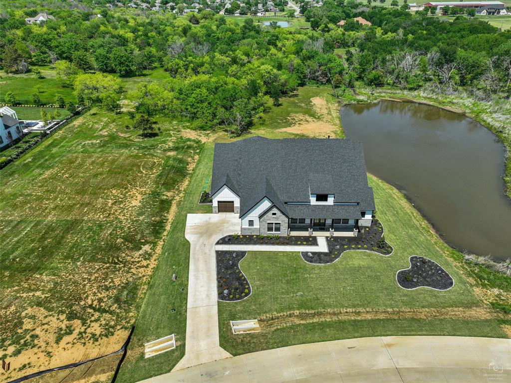 1026 Willow Point Property Photo 2