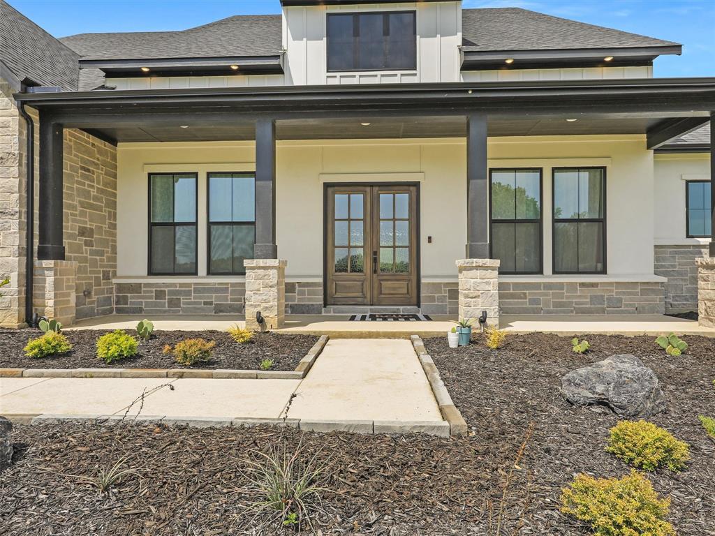 1026 Willow Point Property Photo 3