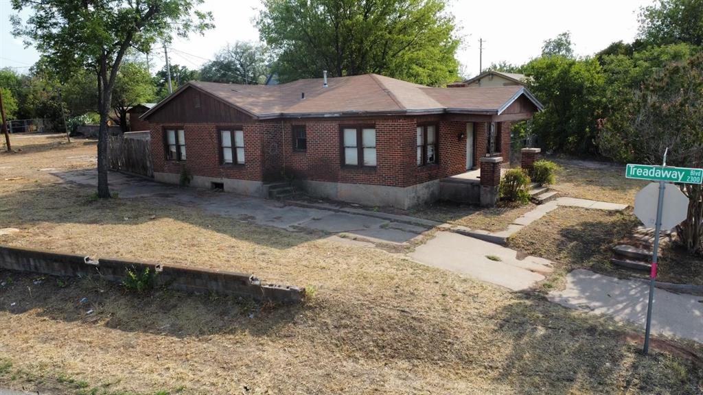 2342 N Treadaway Boulevard Property Photo 8