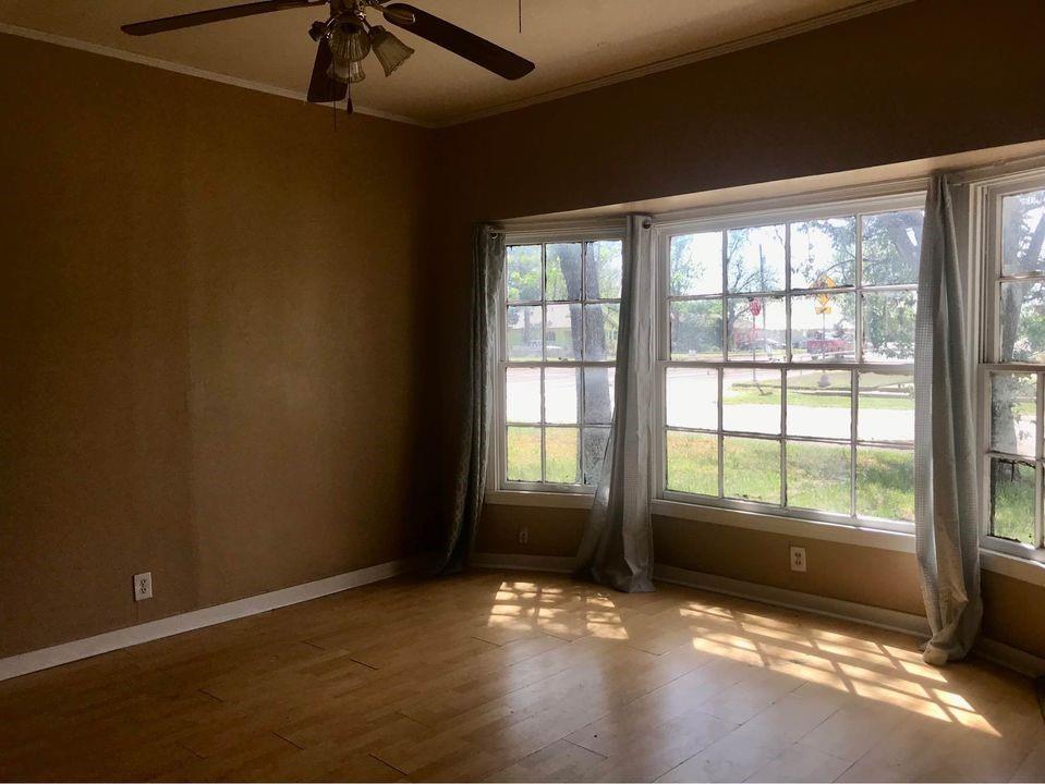400 E Main Street Property Photo 1