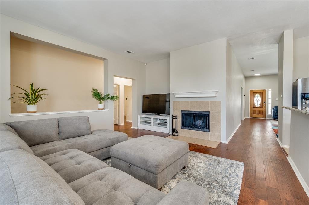 9308 Yorktown Street Property Photo 10