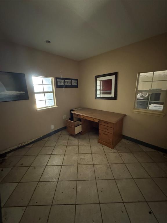 321 N Interstate 35 Road Property Photo 8