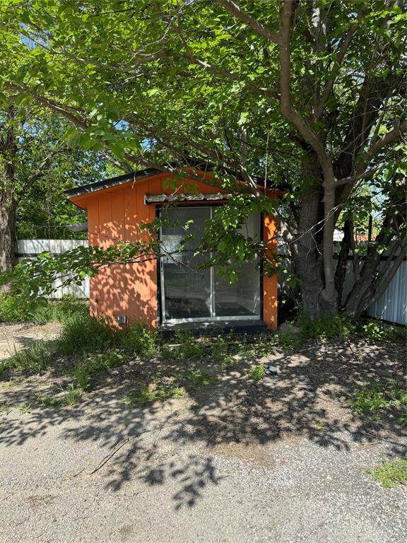 321 N Interstate 35 Road Property Photo 11