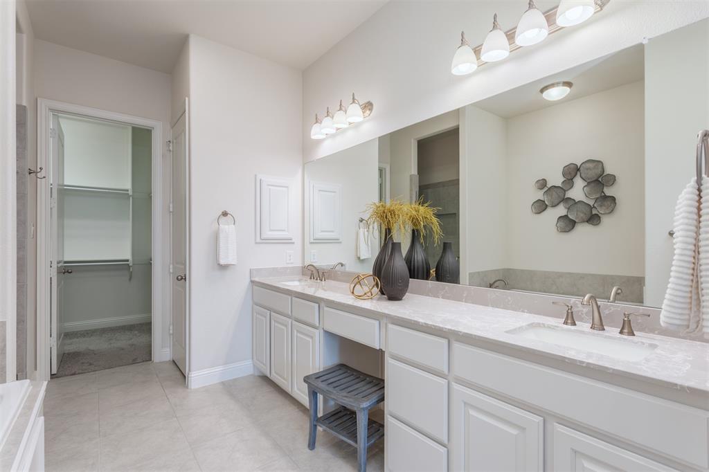 2425 Chapel Oaks Drive Property Photo 13