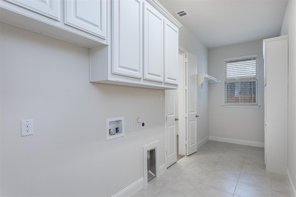 2425 Chapel Oaks Drive Property Photo 15