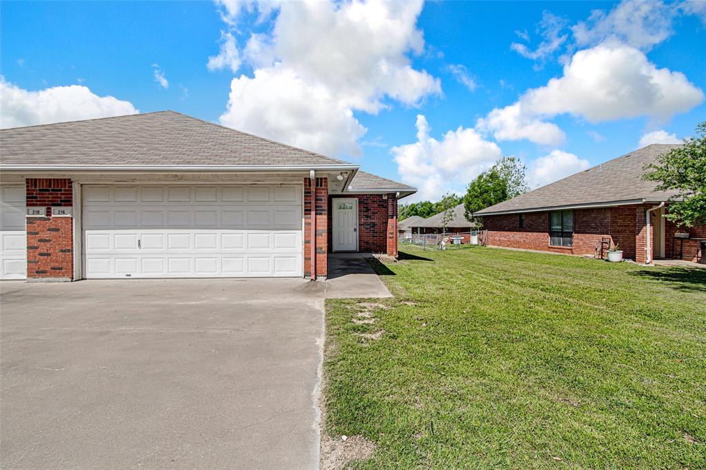 216 Joshua Boulevard Property Photo