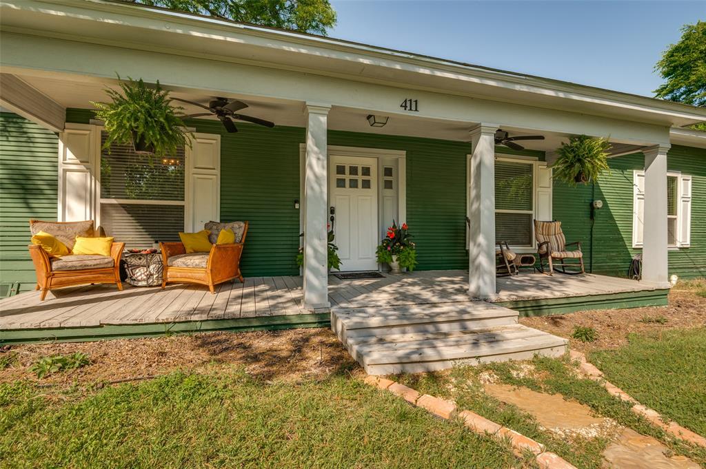 411 E Ross Street Property Photo 2