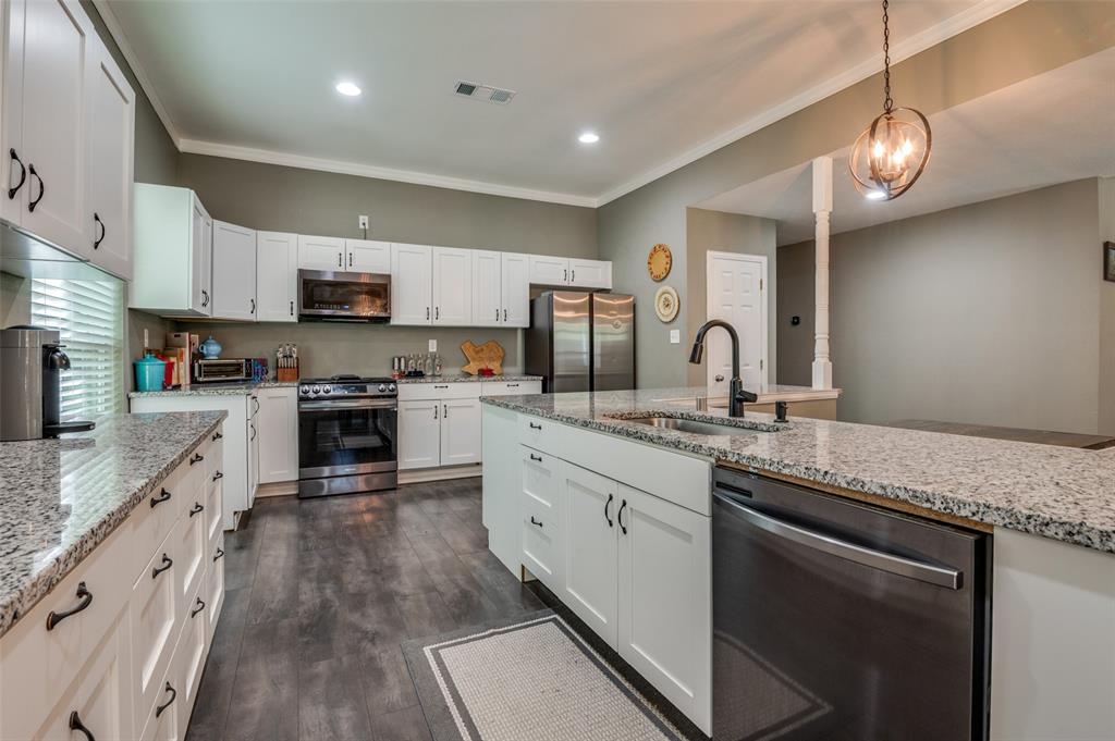 411 E Ross Street Property Photo 5