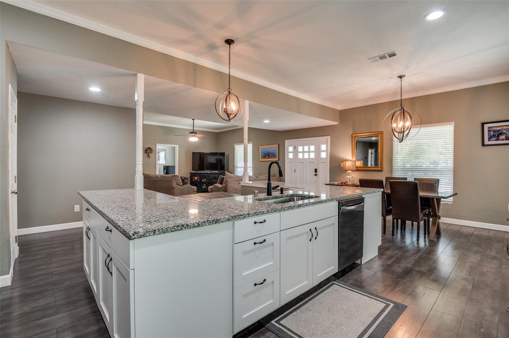 411 E Ross Street Property Photo 6