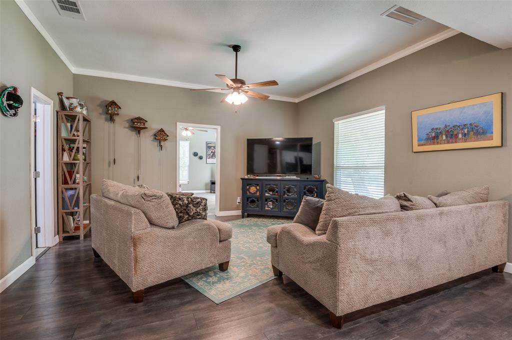 411 E Ross Street Property Photo 10