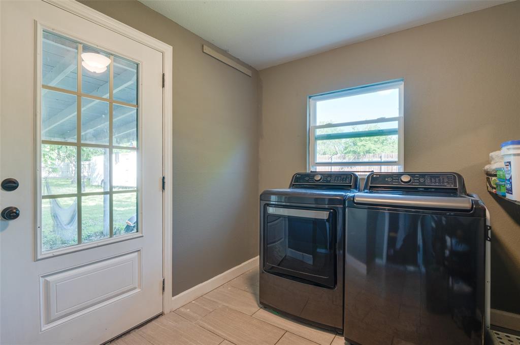 411 E Ross Street Property Photo 20