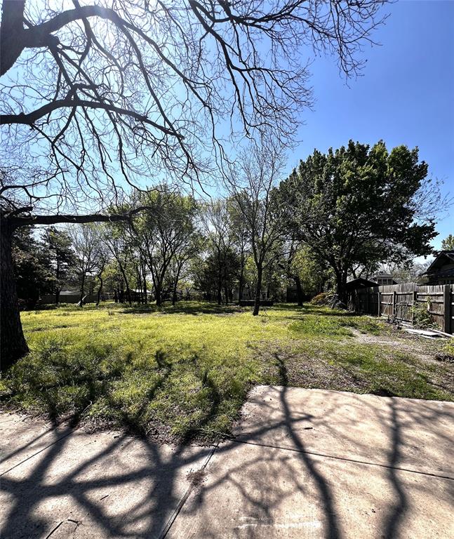 405 W Grand Street Property Photo 2