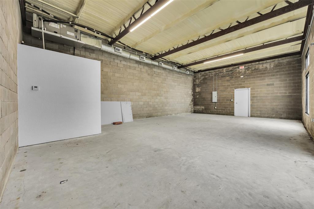 102 N Dallas Street Property Photo 3