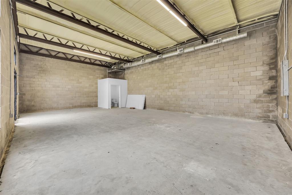102 N Dallas Street Property Photo 4