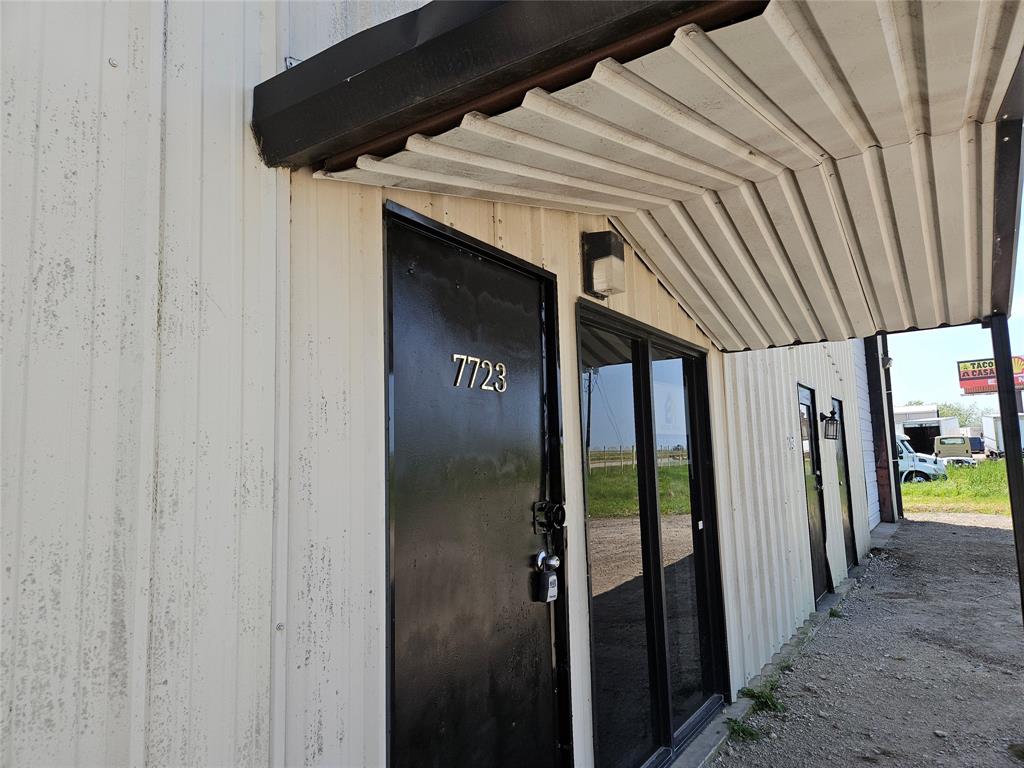 7723 W Us Highway 175 Property Photo 3