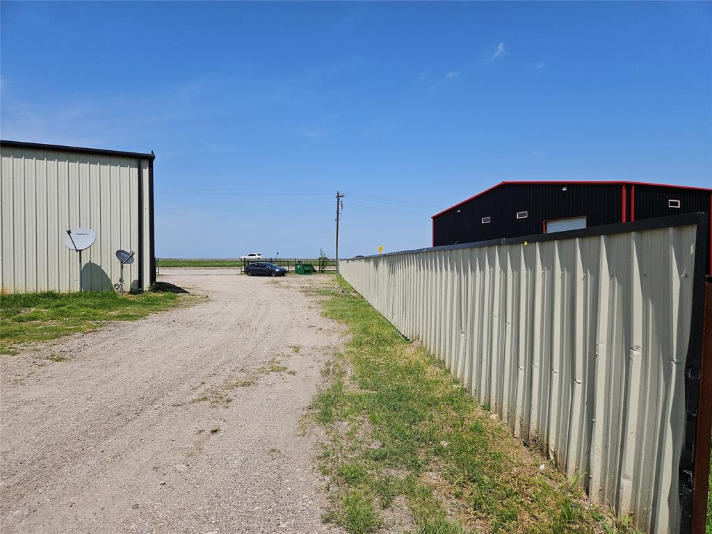 7723 W Us Highway 175 Property Photo 8