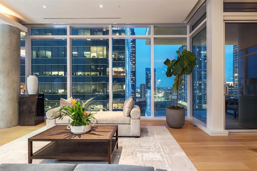 1747 Leonard Street Property Photo