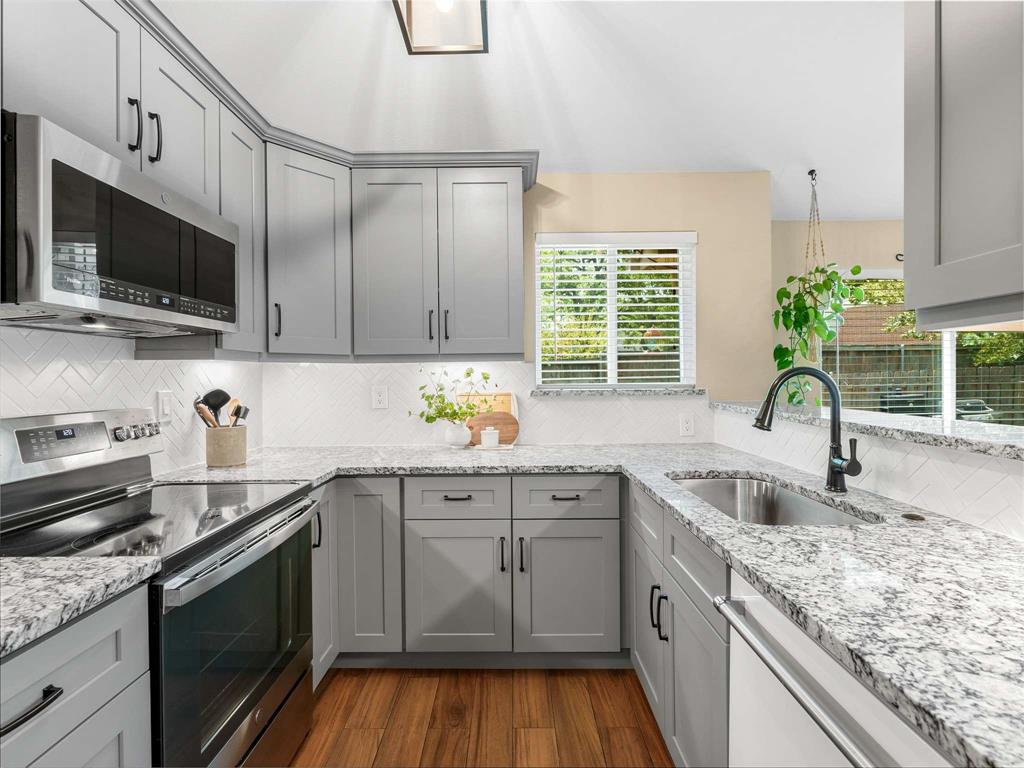 1320 Azalia Bend Property Photo