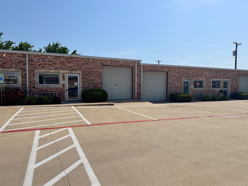 1555-3 W Business 380 Property Photo 2