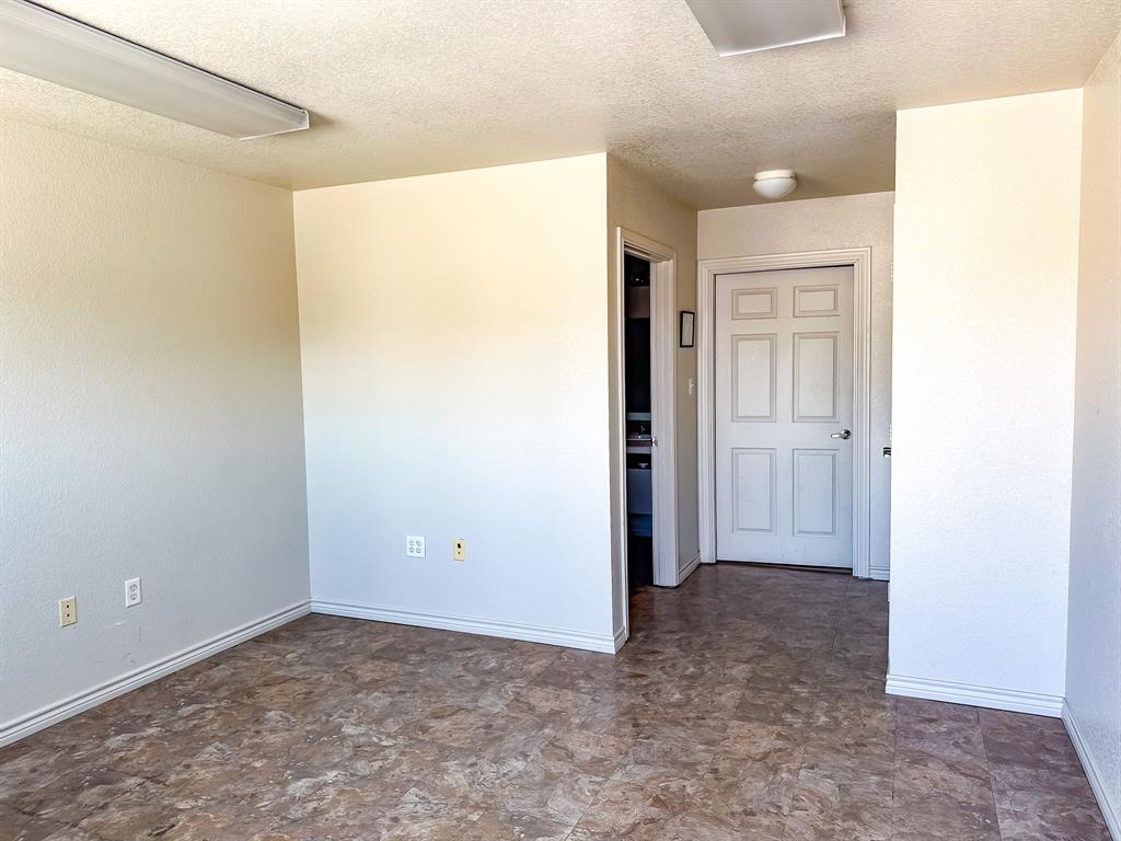 1555-3 W Business 380 Property Photo 4