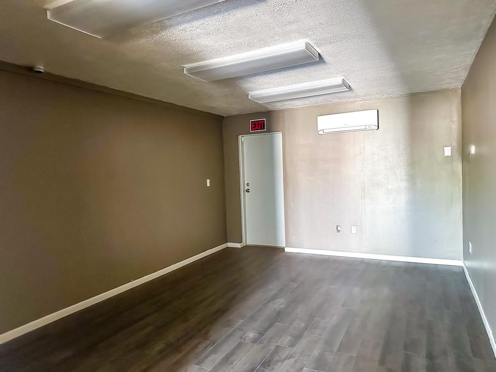 1555-3 W Business 380 Property Photo 7