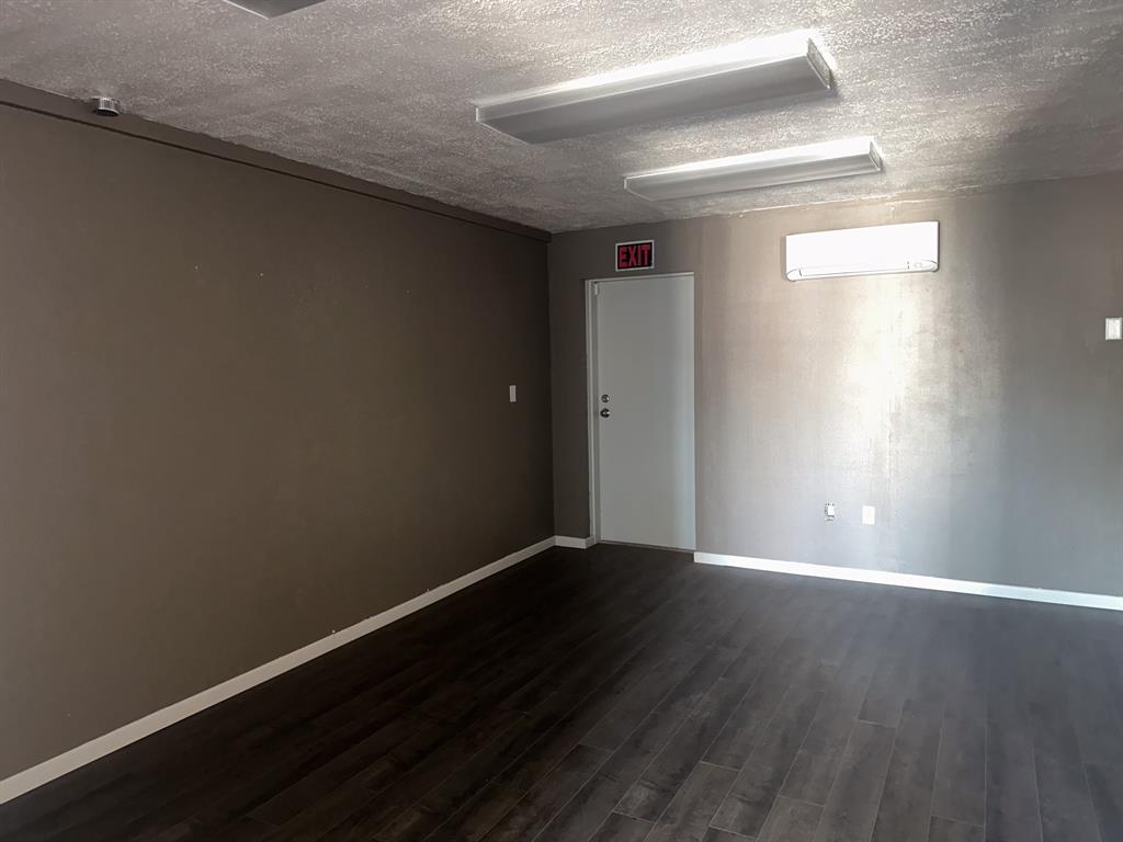 1555-3 W Business 380 Property Photo 9