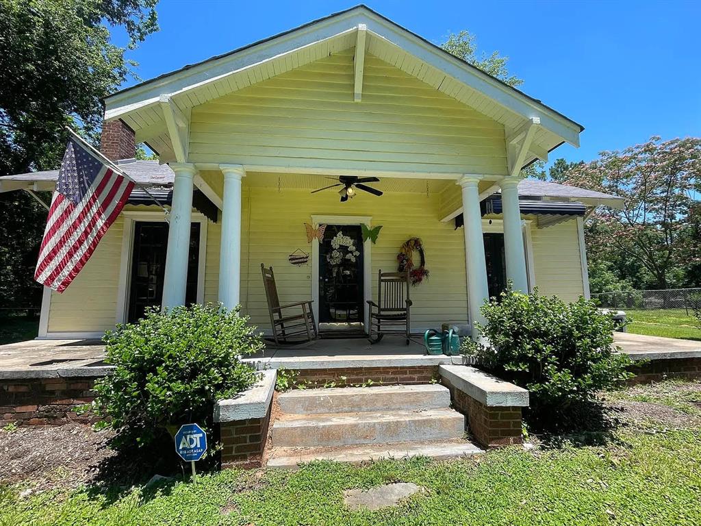 9108 Greenwood Road Property Photo