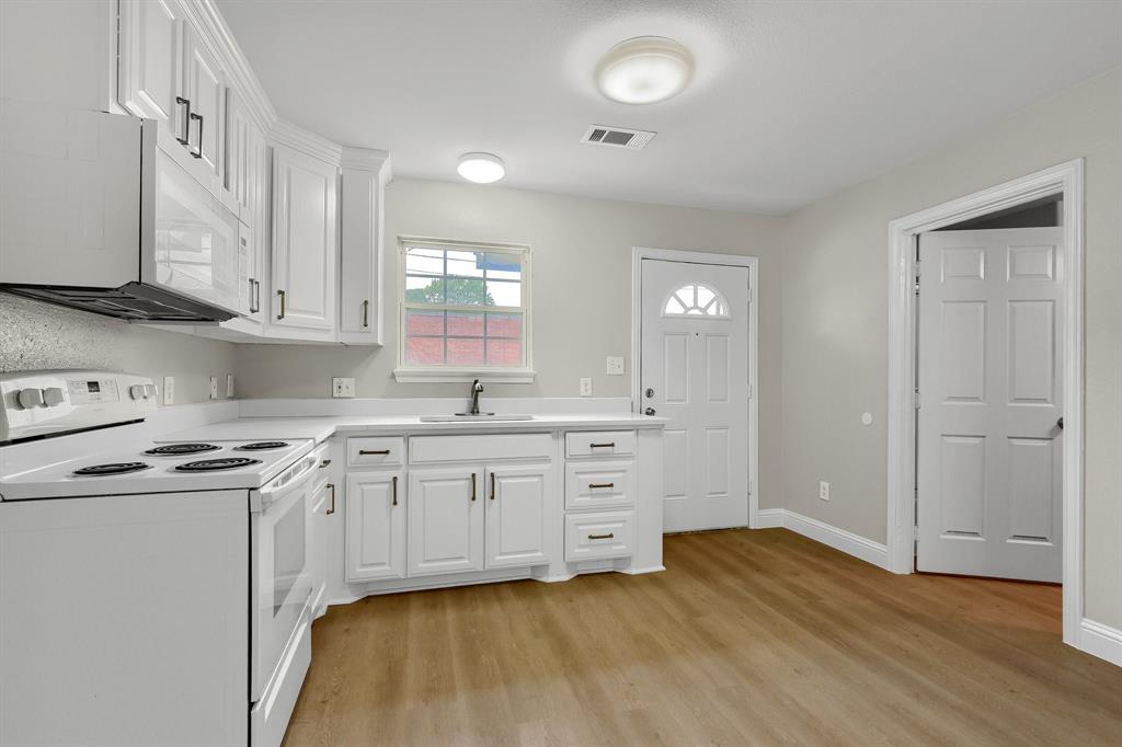 107 Houston Street Property Photo 4
