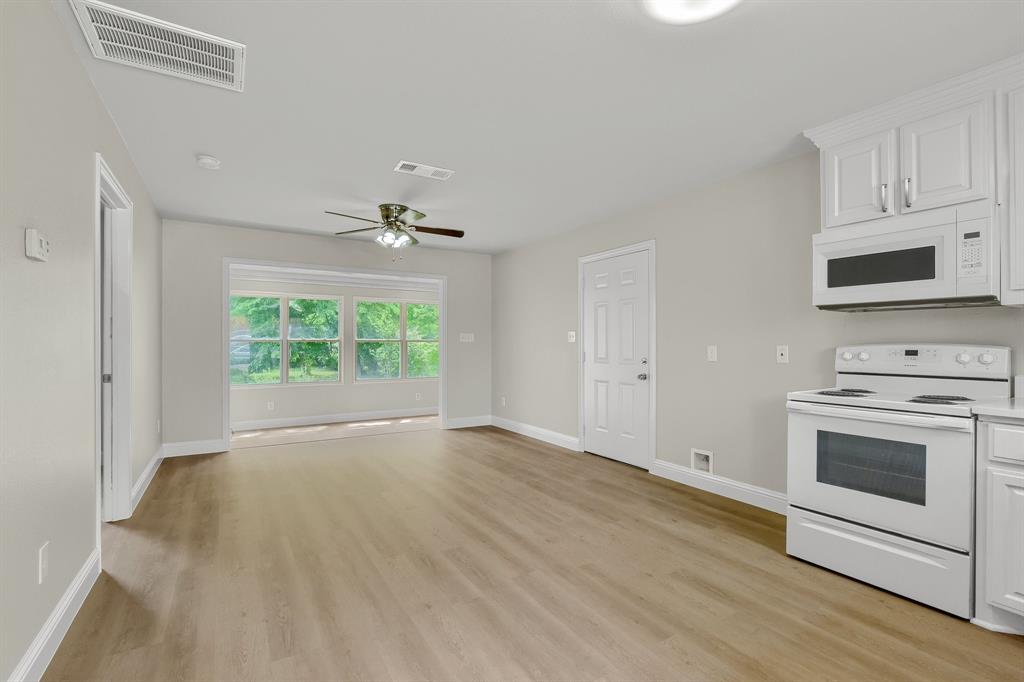 107 Houston Street Property Photo 5